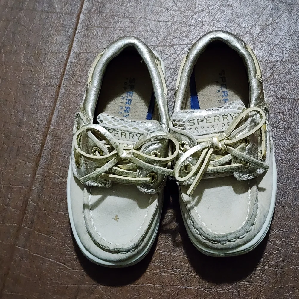 Sperry Kids Metallic Cream And Gold Shoes
